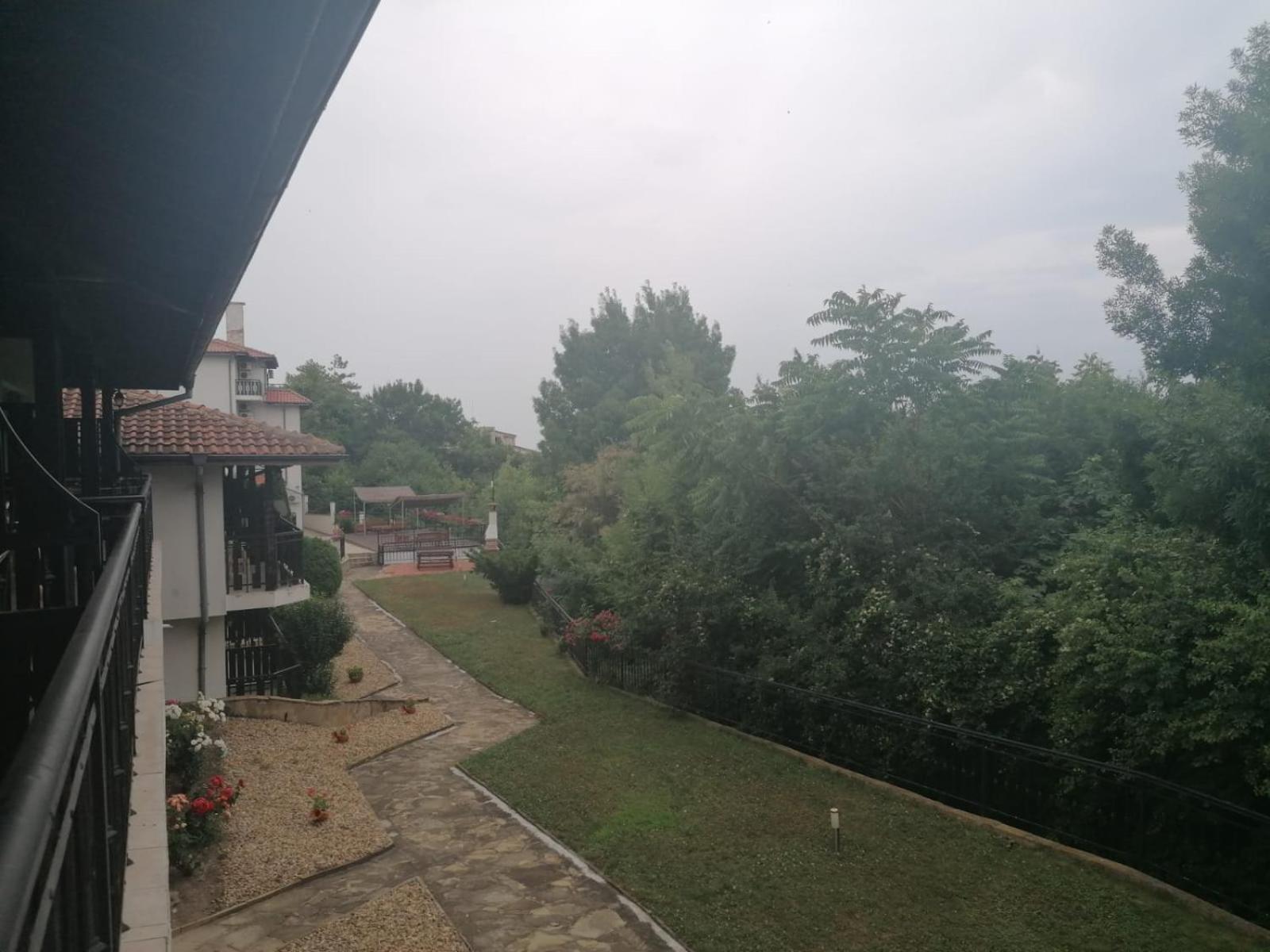 Spacious Fully Furnished Studio In Kavarna Apart Hotel Ngoại thất bức ảnh