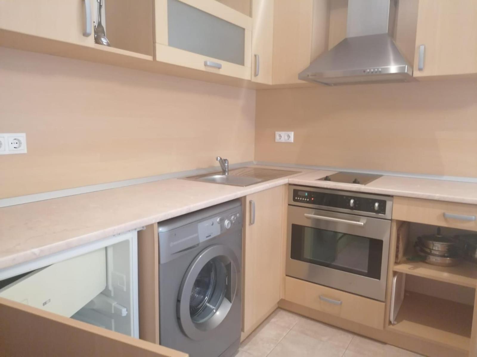 Spacious Fully Furnished Studio In Kavarna Apart Hotel Ngoại thất bức ảnh