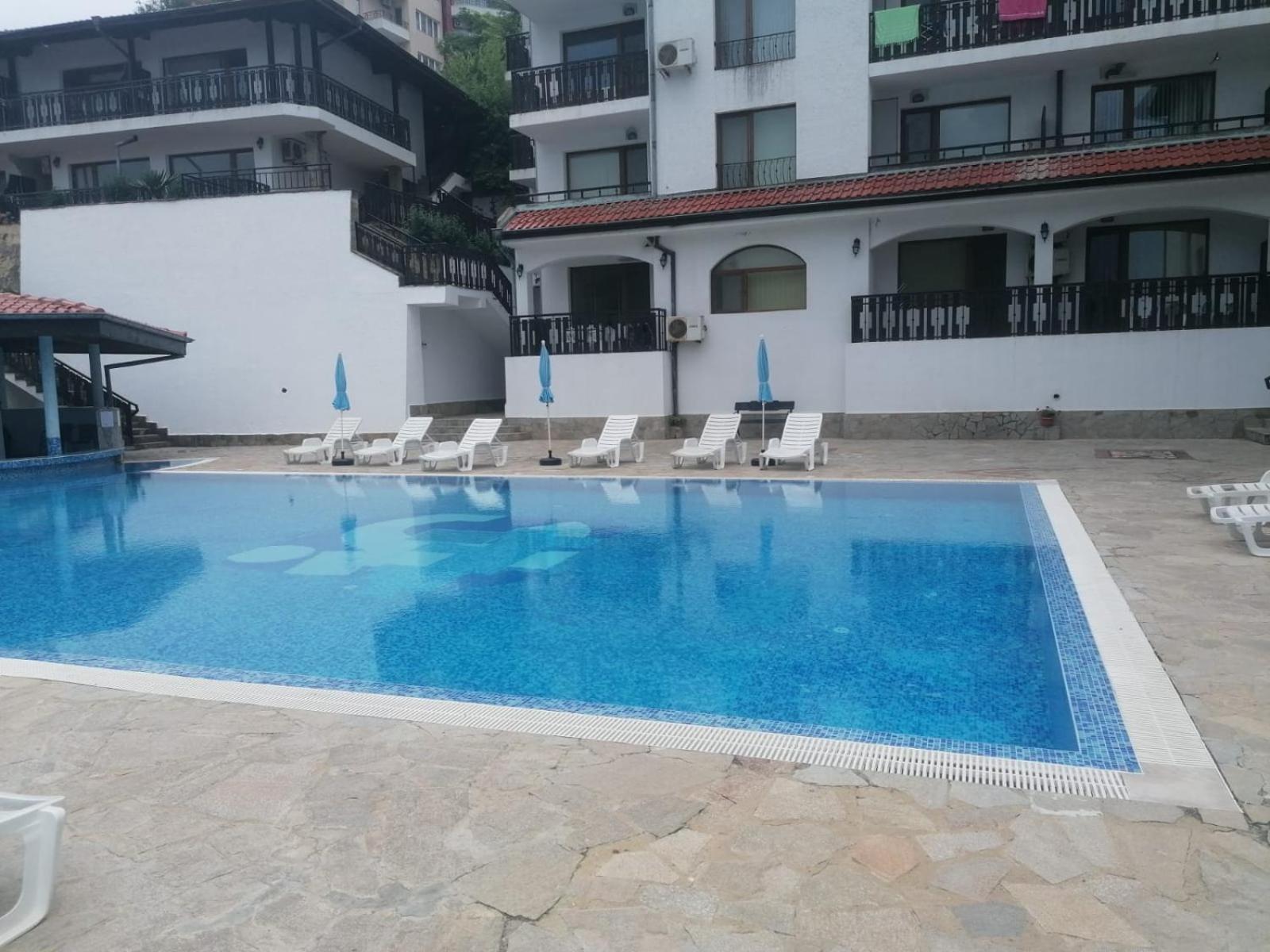 Spacious Fully Furnished Studio In Kavarna Apart Hotel Ngoại thất bức ảnh